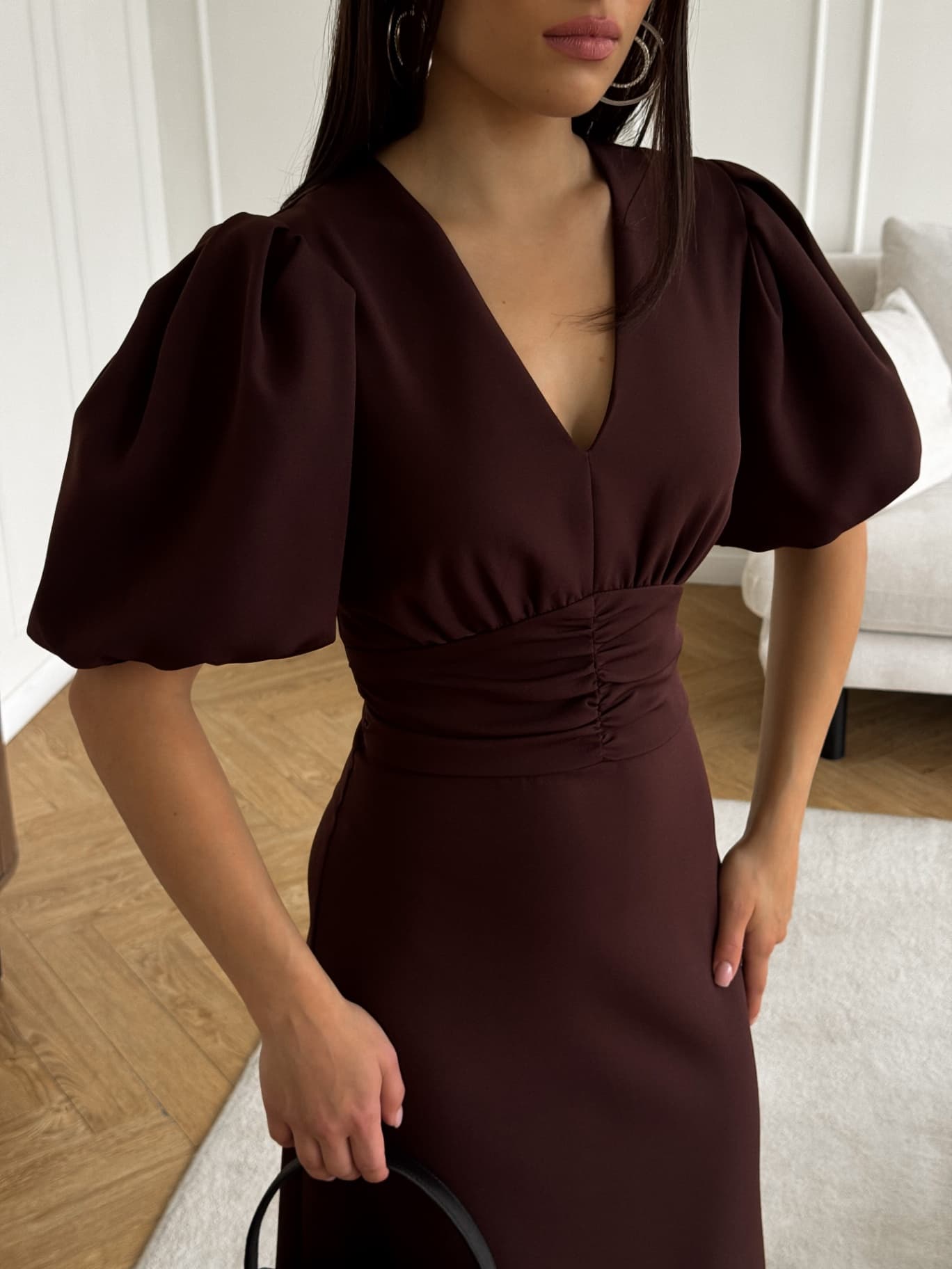 Платье с драпировкой вечернее миди с рукавами фонариками - image 3