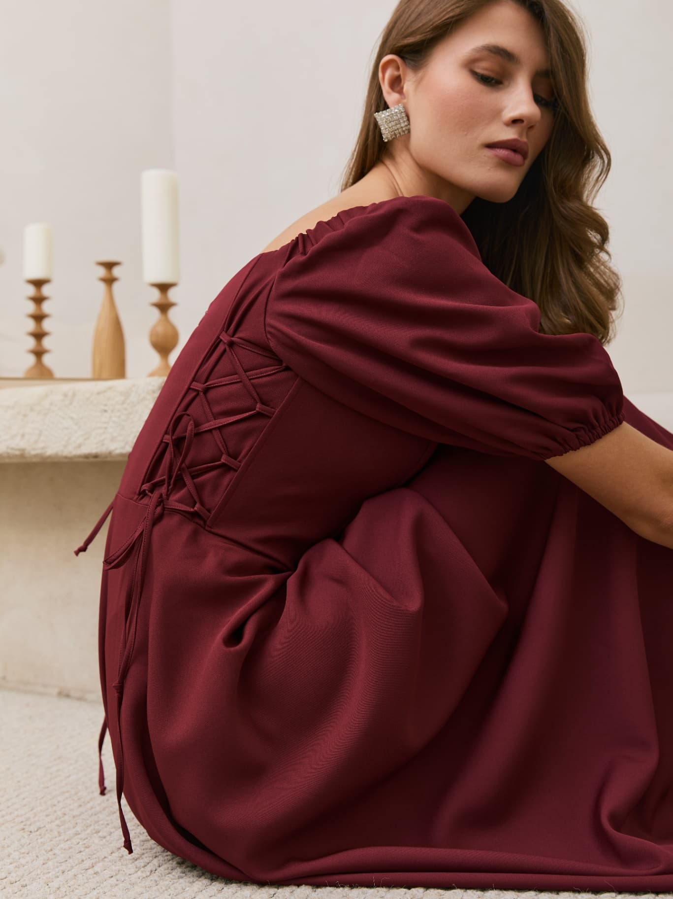 Платье вечернее миди со спущенными плечами с чашечками — 9