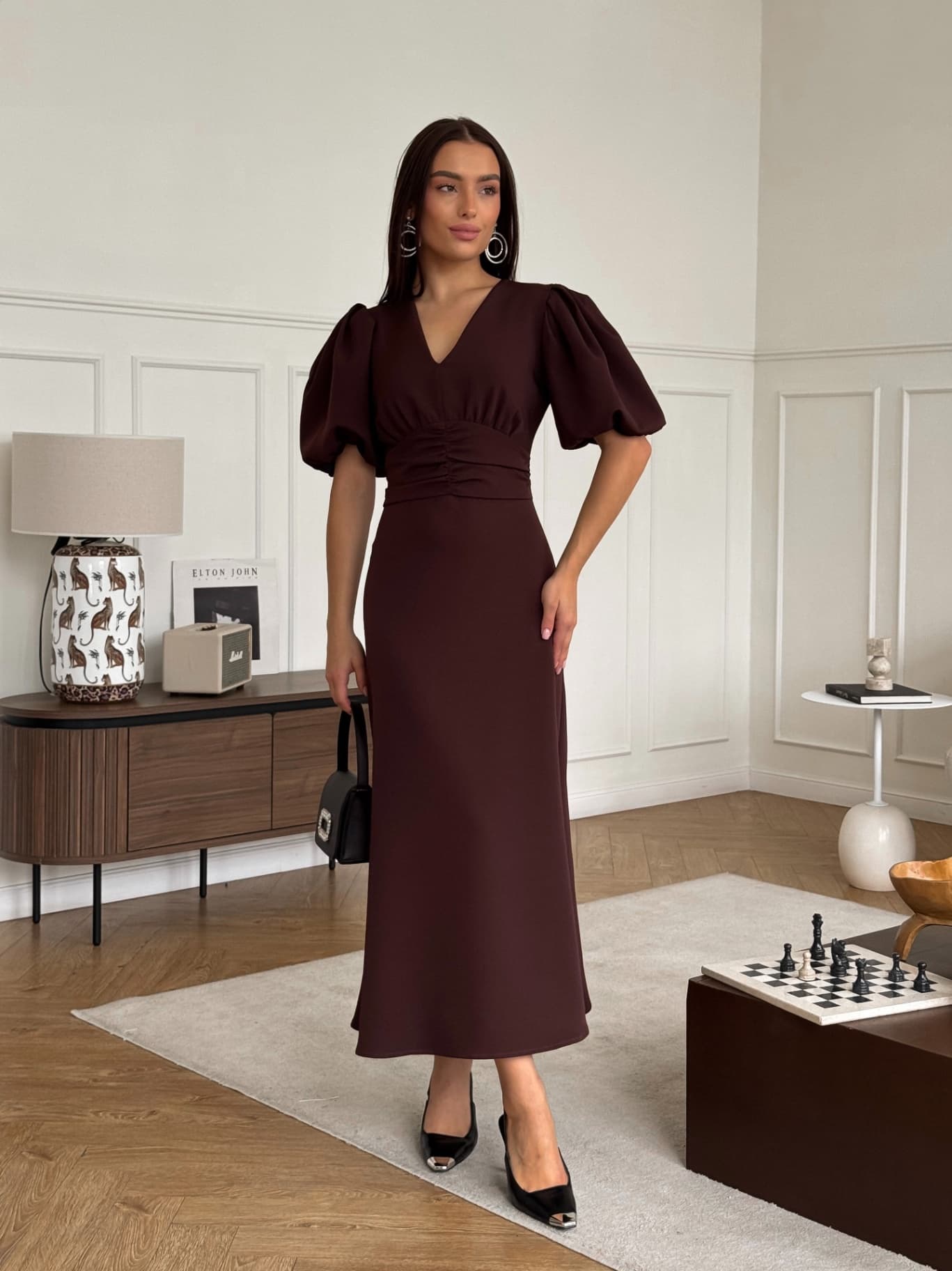 Платье с драпировкой вечернее миди с рукавами фонариками - image 1